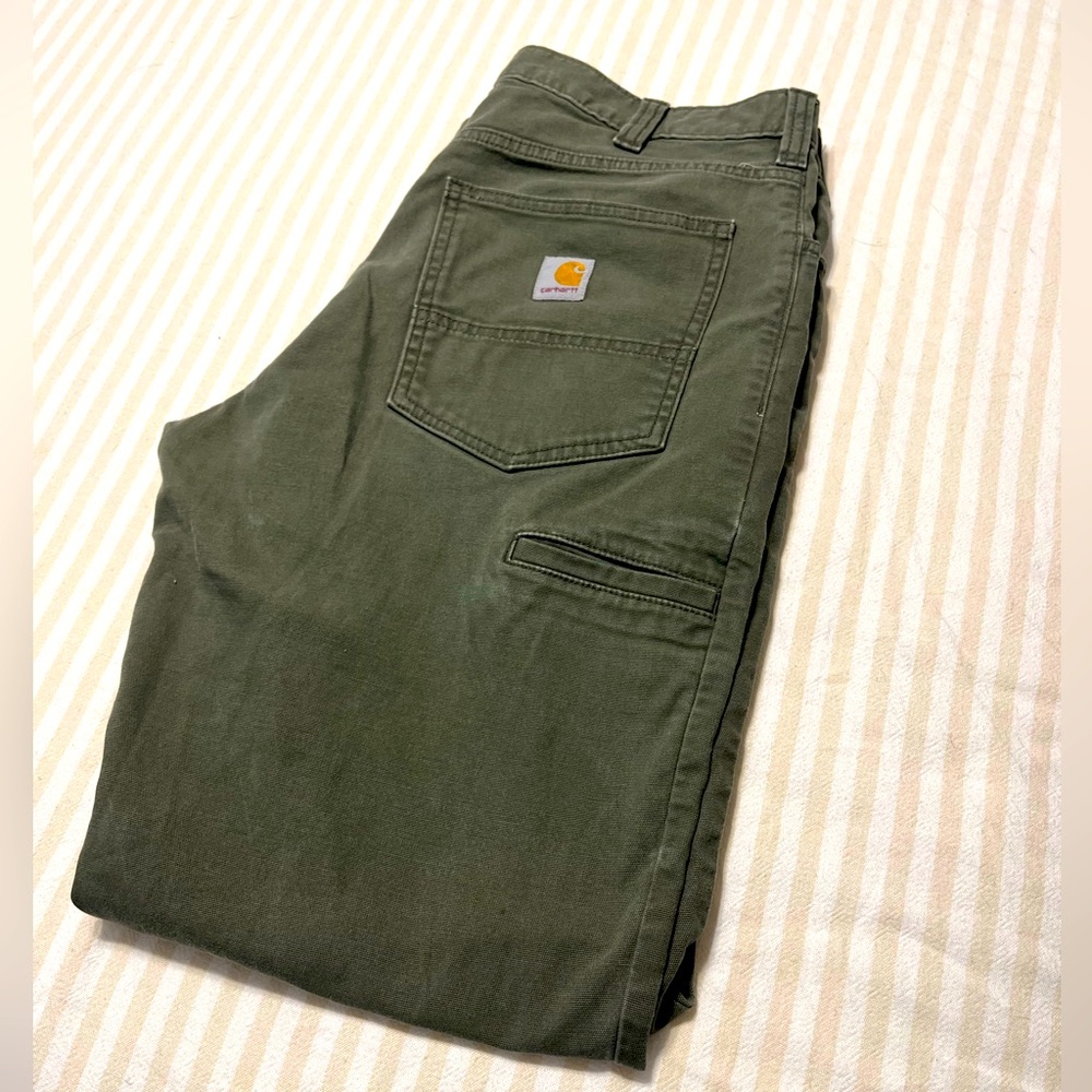 Men’s Carhartt Pants 🦖